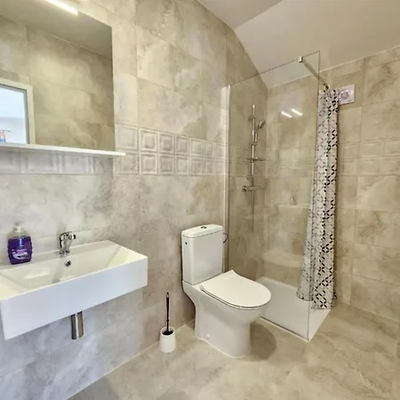 Adriatic Balota With Shared Pool- With Terrace 2 *