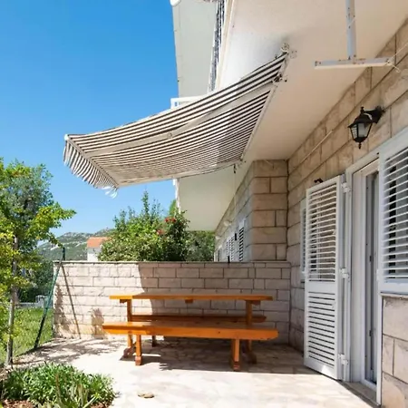 Adriatic Balota With Shared Pool- With Terrace 2 *
