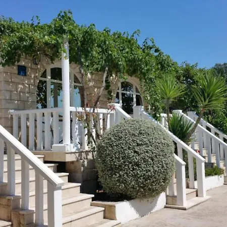 Prázdninový dům Adriatic Balota With Shared Pool- With Terrace 2 *