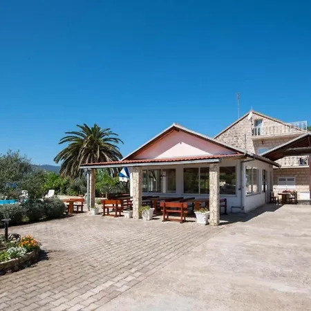 Prázdninový dům Adriatic Balota With Shared Pool- With Terrace 2 *